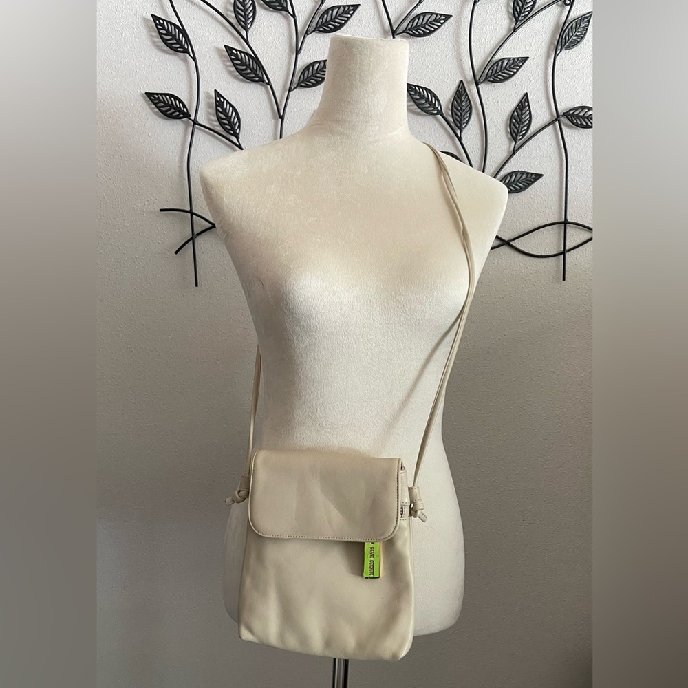 Giani Bernini off white crossbody purse